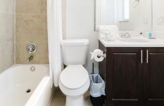 Aureum Stay Beachside Two Bedroom with Pool near Boca Beach - Foto 23