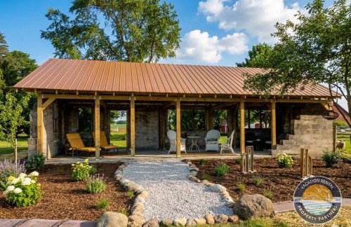 Historic 1868 Farmhouse Kettle Moraine Getaway - Foto 24