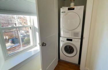 4 King Suites, Downtown, Outlets, Beach, Historic - Photo 32