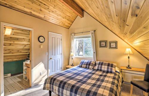 Riverfront Hungry Horse House with Large Deck! - Foto 17