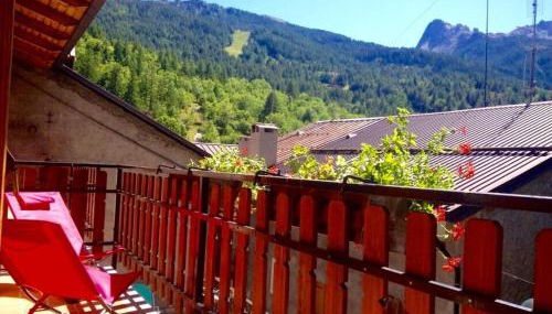 Charming, cozy, and bright apartment - Photo 5