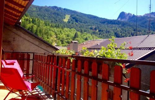 Charming, cozy, and bright apartment - Photo 5