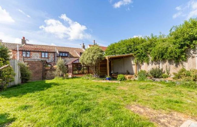 Host Stay Honeysuckle Cottage - Photo 20