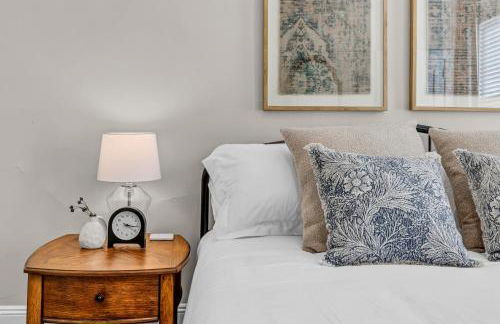 A Timeless Victorian Home with Period Charm! - Foto 19