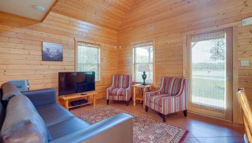 Cozy Columbia Cabin with Shared Lake Dock! - Foto 5