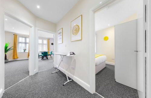Immaculate 2BR London Flat with King Bed-Parking Available-Sleeps 6-20 Percent OFF Off Long Stays! Perfect for Families, Contractors & Couples! - Foto 44
