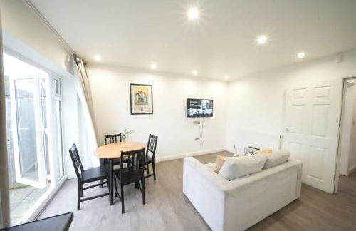 HEATHROW AIRPORT apartments-FREE parking-Free underground to and from Heathrow-30 min central London - Foto 23