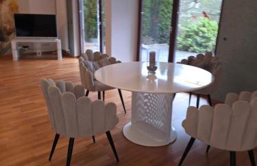 Exklusive Ferienwohnung Bad Salzschlirf - direkt am Waldrand - großer Garten kompett umzäunt - Hunde willkommen - 2 private Stellplätze - Foto 13