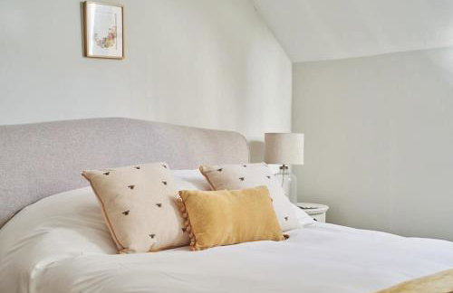 Large Stylish Luxury Cotswold Cottage - ideal for families, w/ EV charging - Foto 14