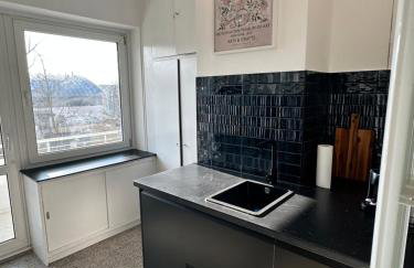 Exklusives City Apartment - Balkon - 24h Check-in - Foto 12