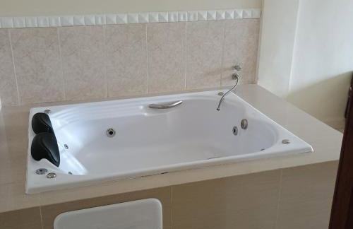 Linda casa com piscina - Foto 16