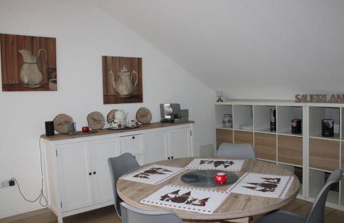 gemütliche Dachgeschoss- Ferienwohnung im Grünen - Foto 2