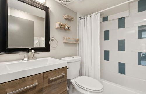 CSU Hideaway King Bd, Backyard Oasis, EV Charger - Foto 81