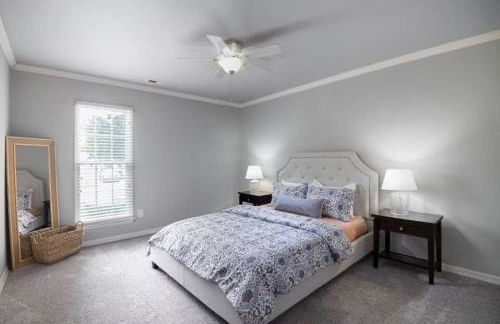 Serene Getaway with Patio in Pineville - Foto 17