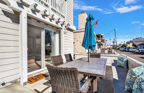 Beach Escape with Patio! 2 Min Walk to Sand & Surf - Foto 39