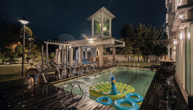 25000sqft Grand Luxe Villa PJ 13BR 42Pax - Foto 3, Habitación