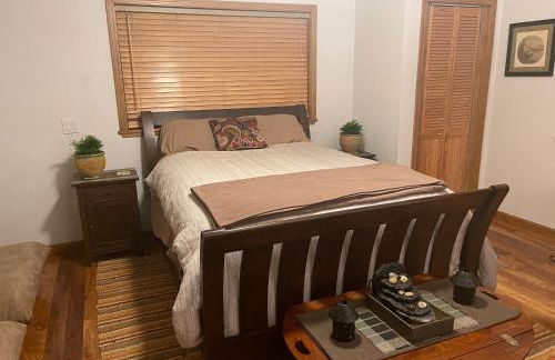 A Lovely Cabin House at Way Woods Retreat with Outdoor Hot Tub! - By Sacred Hub MGMT - Foto 11