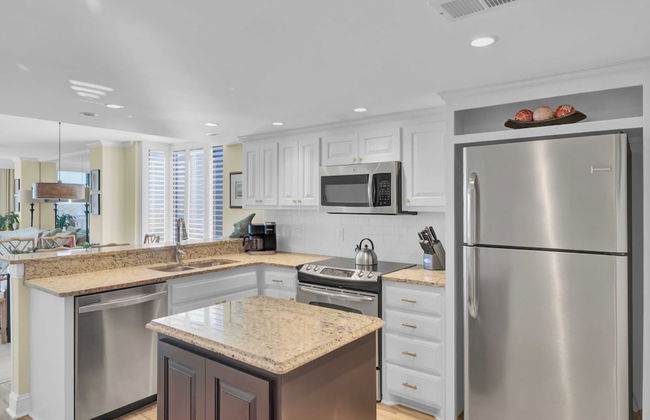 Oceanfront w/ Pool + Beach Access & Balcony View 312 B Shipwatch by Avantstay - Photo 7