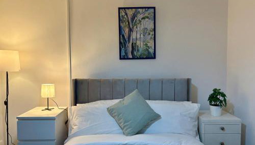 Bright and Spacious 2 Bed Flat Sleeps 5 - Foto 1