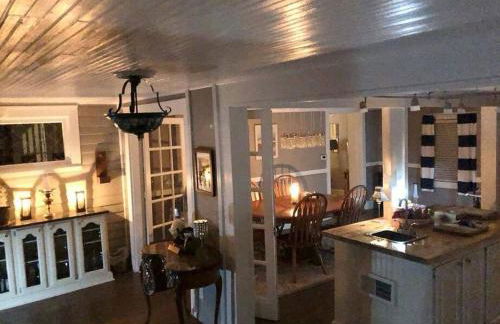 515Escape - Near downtown, private backyard, firepit, bbq, fun! - Foto 6