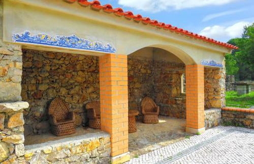 Charming House with Shared Pool in Porto de Mós. - Foto 4