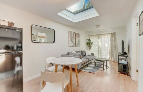 # Marbella Lane -Cozy 1BR Studio in Palo Alto DWTN - Foto 2