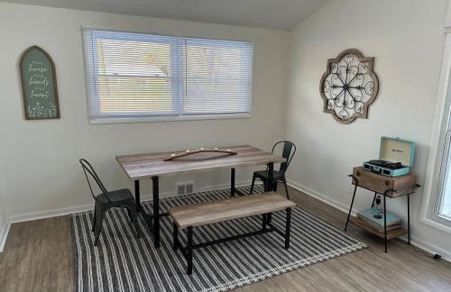 Charming Mentor Home w/ Fenced Backyard - Foto 17