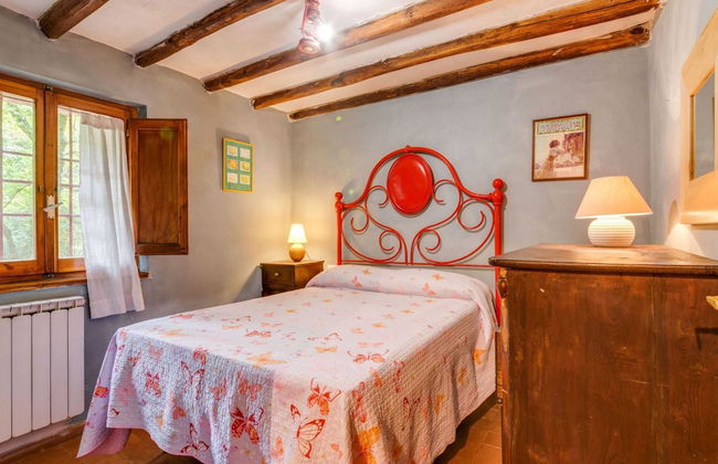 Vintage Vacation Home - Photo 5