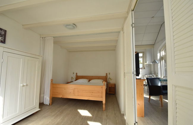 Quaint Holiday Home in Bergen aan Zee near Sea - Photo 2