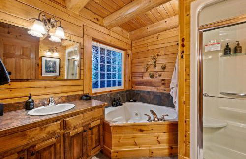 Little Pine Lodge a Smokies Hideaway - 1 mi to GSMNP - King Suite & Loft, Fireplace, Hot Tub & BEARS! - Foto 27