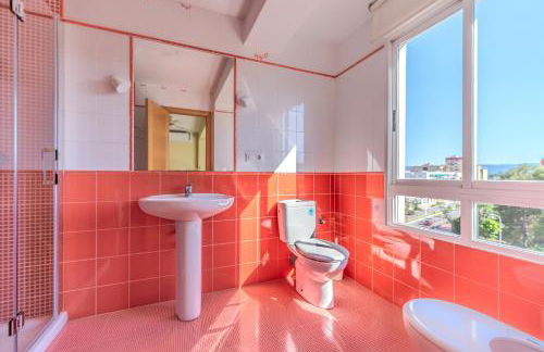 Amplio piso de 100m2 con 3 hab, wifi rápido, AC - Photo 8