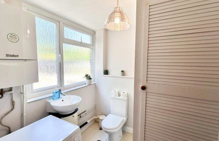 Lovely 4-Bedroom Kilburn Flat with Garden and Parking near Hampstead Heath, Abbey Road by Staylio London - Foto 38