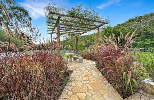 Sítio com Churrasqueira, Piscina, Lago e Natureza - Foto 64