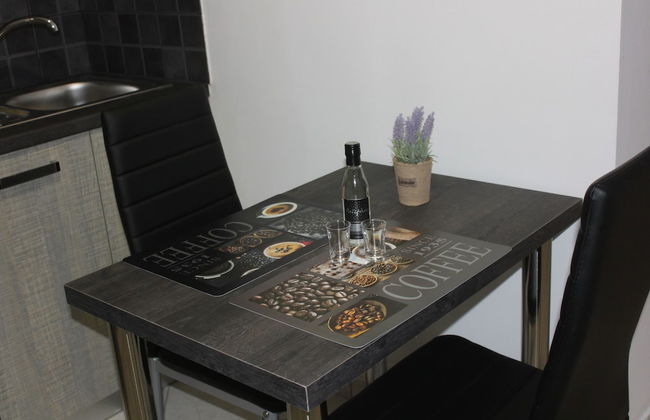 Aaron Studios Apartments - Photo 31