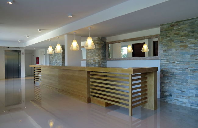 Emerald Apartments - Photo 3