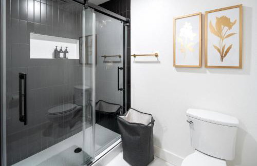 Lakefront Gem with Hot Tub and Game Room in Graford - Foto 16