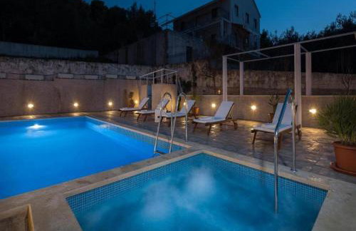 La Perla Apartments - Photo 44