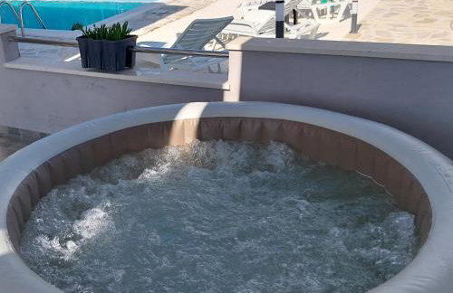 Holiday House M&A&K with swimming pool - Foto 10