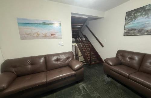 TRIPLEX piscina churrasqueira lava e seca Wi-Fi e 2 TVs em Condomínio com 90m2 no centro de Ubatuba - Foto 41