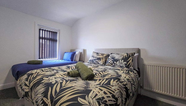 Blackpool Bliss - Spacious 4-bed Apartment - Foto 4, Habitación