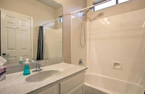 Sunny Surprise Vacation Rental with Pool, Near Golf! - Foto 19