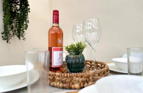 Joyful Jungle Jewel wBalcony & Foozeball-Ferndale - Foto 18