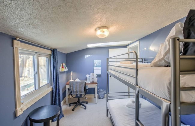 Pet Friendly 1900 Classic 3 Bedroom Value - Photo 4