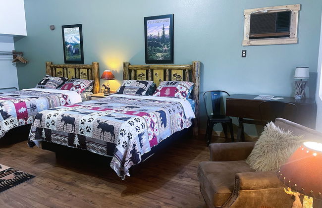 Travellers Rest Cabins and RV Park - Photo 16