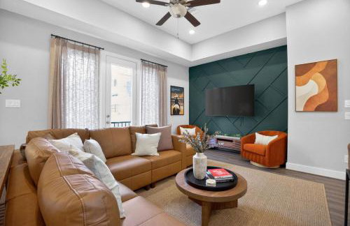 Modern EaDo Stay - 3BR Townhome w Private Deck - Foto 2