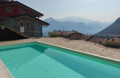 Blondie House - Pool & LakeView - by Host4U - Photo 1