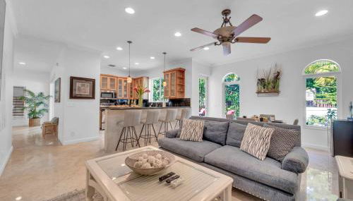 Steps from the Beach Heated Pool Sun Key Game room RESlDENCES - Foto 3, Other