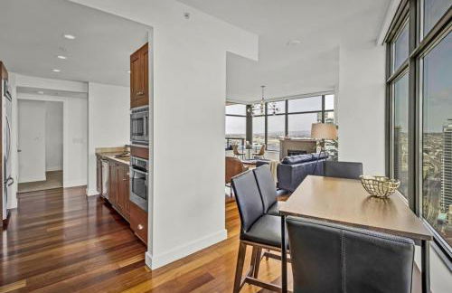 Panoramic Bay and City Views - 2BR, Pool, Gym, Parking - Foto 16