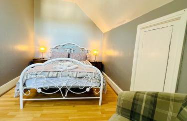 4-Bedroom House 5 mins to Beach & Parking - Foto 38