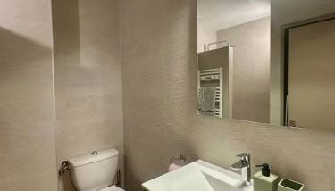 Appartement en rez de jardin-Proche du centre - Foto 4